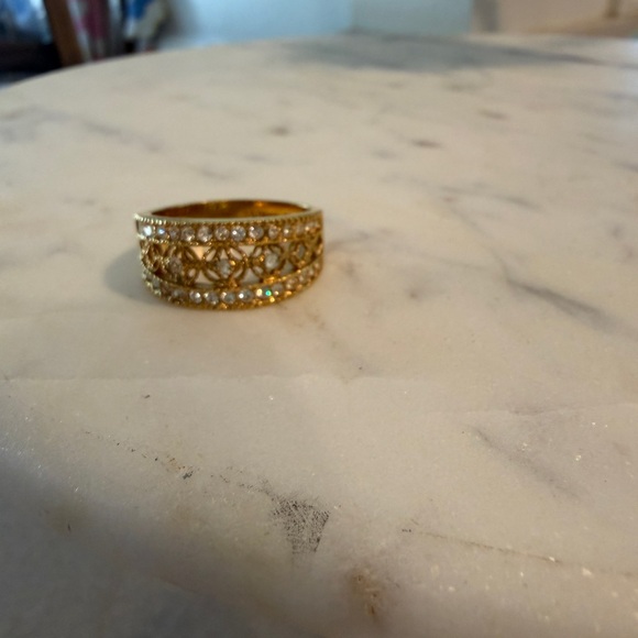 Elegant Vintage 14k Gold Electroplated Women's Ring - Picture 3 of 9